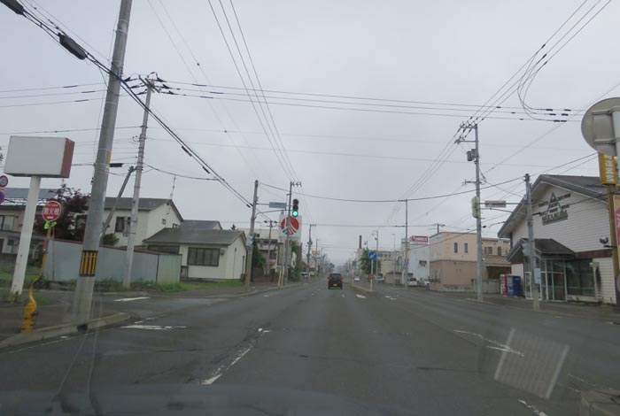 webnews今朝の北見／とん田通り、南大通り交差点から国道39号方向