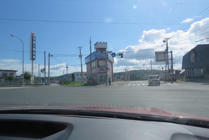 webnews今朝の北見／錦町の南岸通りをとん田通り交差点から花園町の常盤通り方向