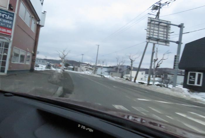 webnews今朝の北見／錦町の南岸通りをとん田通り交差点から花園町の常盤通り方向