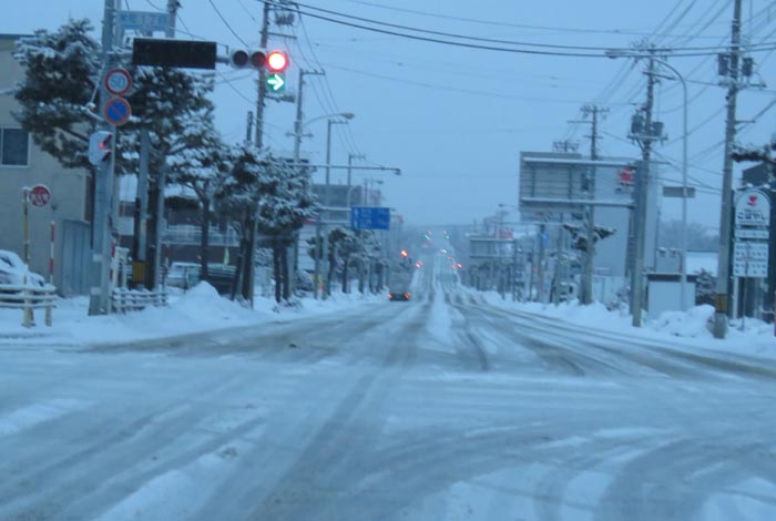 webnews今朝の北見/交差点から奥は常呂方面