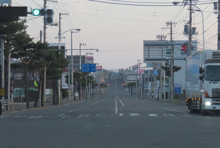 webnews今朝の北見/交差点から奥は常呂方面