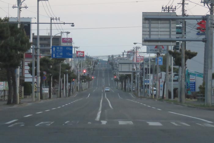 webnews今朝の北見/交差点から奥は常呂方面
