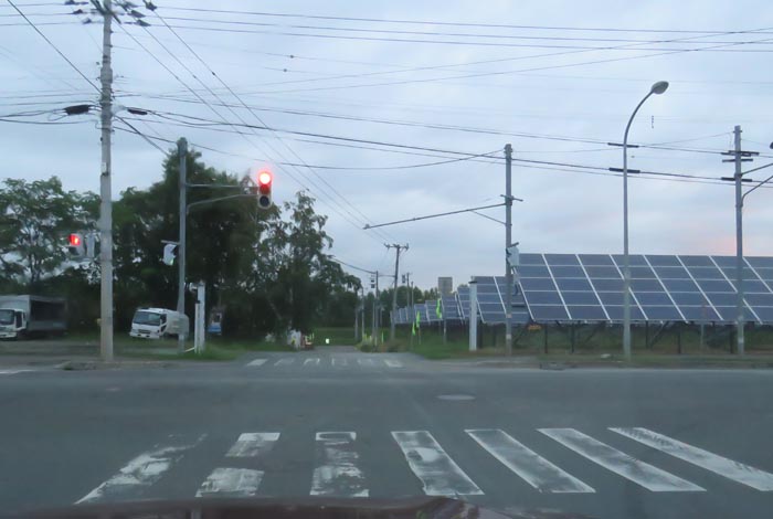 webnews今朝の北見/交差点から奥が無加川の右岸堤防