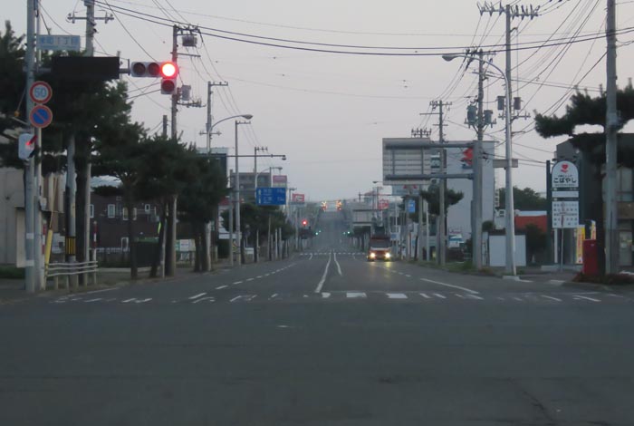 webnews今朝の北見/交差点から奥は常呂方面