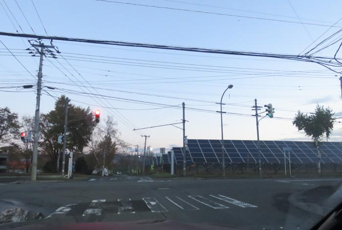 webnews今朝の北見/交差点から奥が無加川の右岸堤防