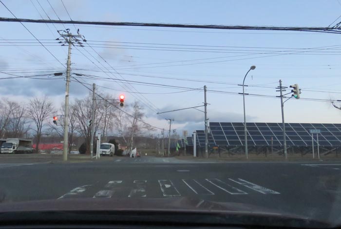 webnews今朝の北見/交差点から奥が無加川の右岸堤防