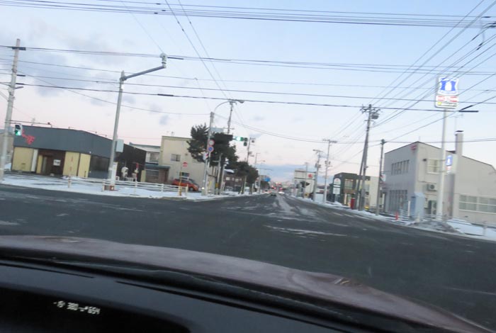 webnews今朝の北見/交差点から奥は常呂方面