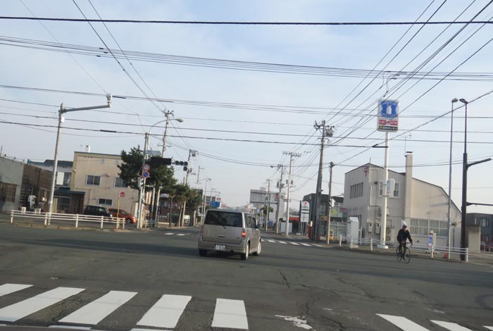 webnews今朝の北見/交差点から奥は常呂方面