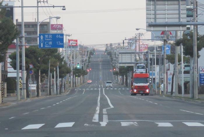 webnews今朝の北見/交差点から奥は常呂方面