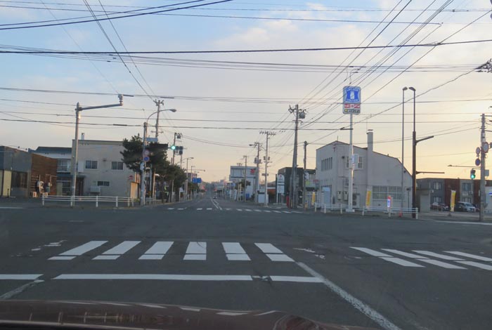 webnews今朝の北見/交差点から奥は常呂方面