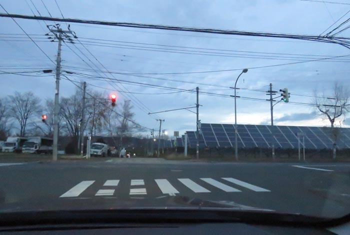 webnews今朝の北見/交差点から奥が無加川の右岸堤防