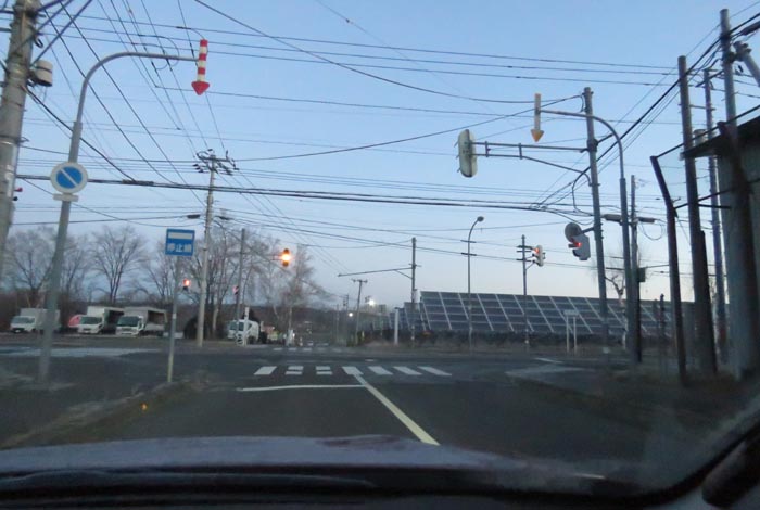 webnews今朝の北見/交差点から奥が無加川の右岸堤防