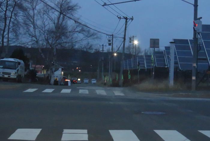 webnews今朝の北見/交差点から奥が無加川の右岸堤防