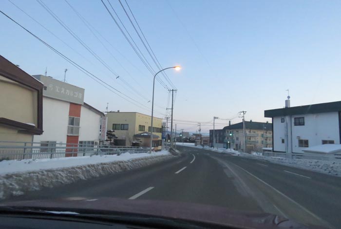 webnews今朝の北見/無加川橋を渡り南大通り交差点方向