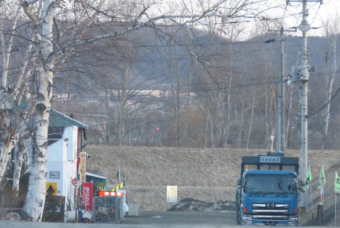 webnews今朝の北見/交差点から奥が無加川の右岸堤防