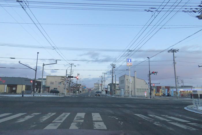 webnews今朝の北見/交差点から奥は常呂方面