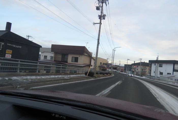 webnews今朝の北見/無加川橋を渡り南大通り交差点方向