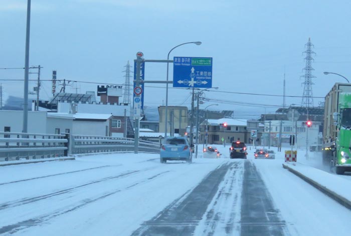 webnews今朝の北見／錦町の南岸通り交差点交差点
