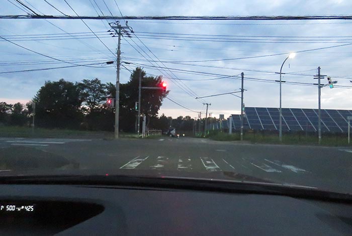 webnews今朝の北見/交差点から奥が無加川の右岸堤防