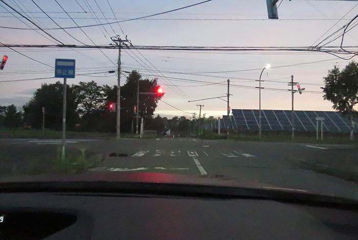webnews今朝の北見/交差点から奥が無加川の右岸堤防