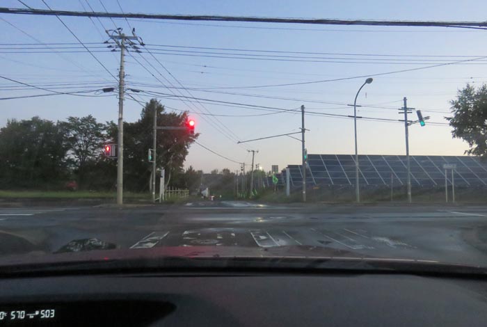 webnews今朝の北見/交差点から奥が無加川の右岸堤防