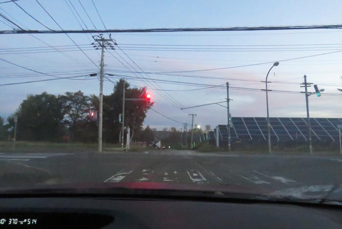 webnews今朝の北見/交差点から奥が無加川の右岸堤防