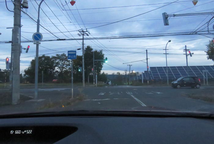 webnews今朝の北見/交差点から奥が無加川の右岸堤防