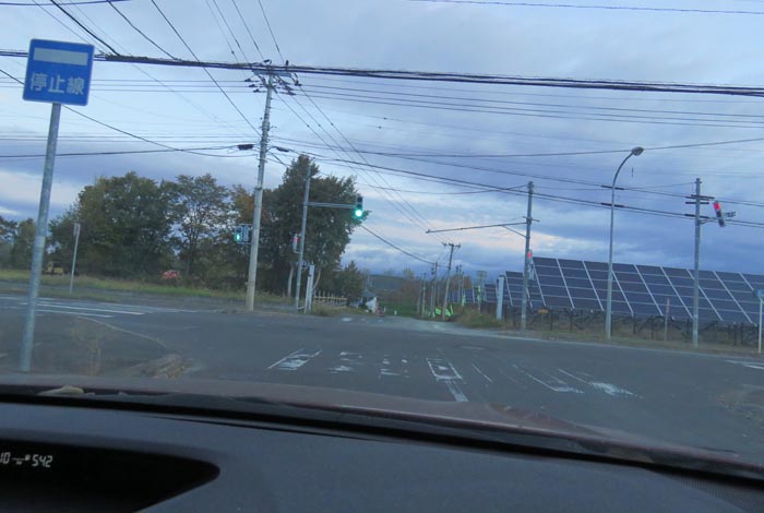 webnews今朝の北見/交差点から奥が無加川の右岸堤防