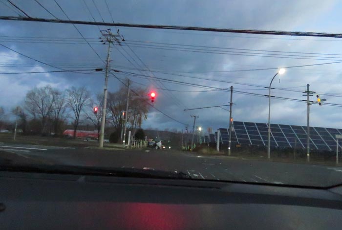 webnews今朝の北見/交差点から奥が無加川の右岸堤防