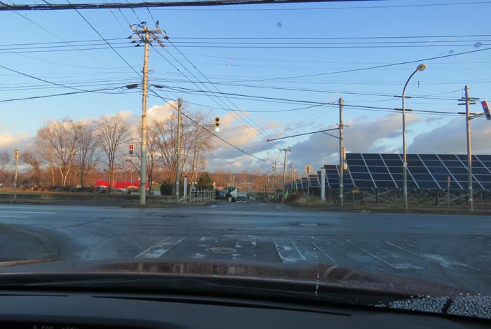 webnews今朝の北見/交差点から奥が無加川の右岸堤防