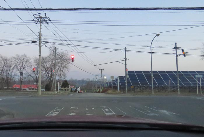 webnews今朝の北見/交差点から奥が無加川の右岸堤防