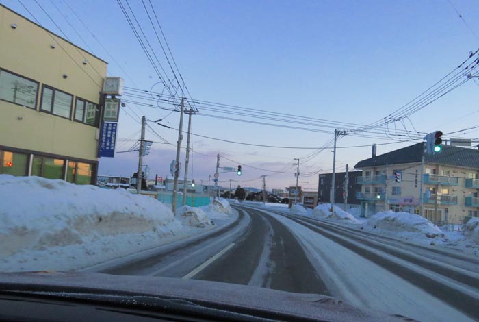 webnews今朝の北見/無加川橋を渡り南大通り交差点方向