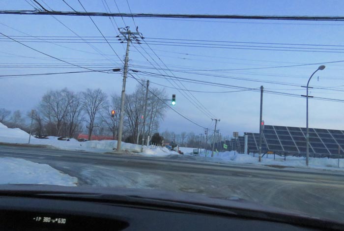 webnews今朝の北見/交差点から奥が無加川の右岸堤防