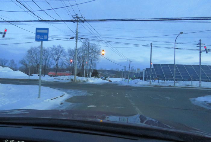 webnews今朝の北見/交差点から奥が無加川の右岸堤防