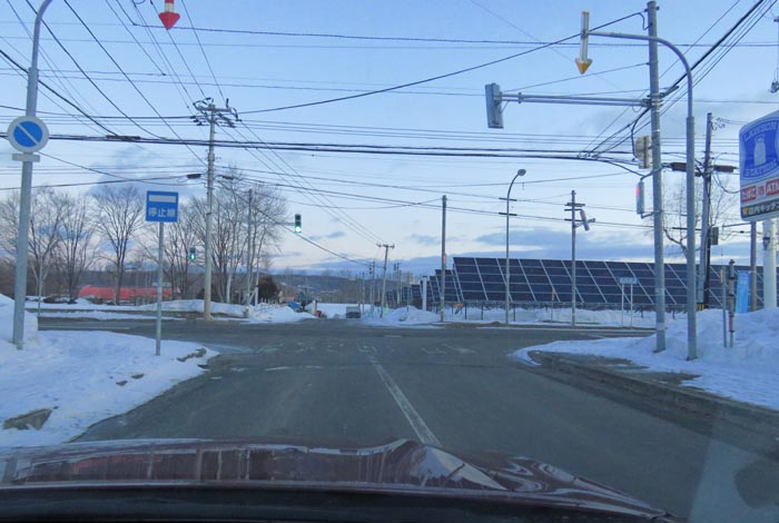 webnews今朝の北見/交差点から奥が無加川の右岸堤防